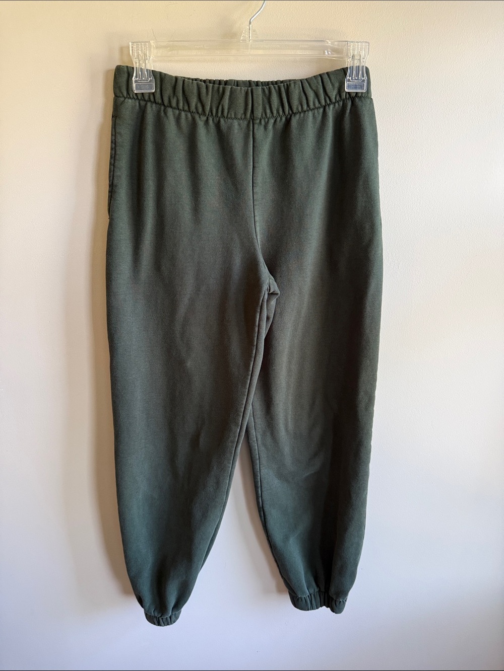 Brandy Melville J Galt Sage Green Cotton Sweatpants Elastic Waist Cuffs, Small